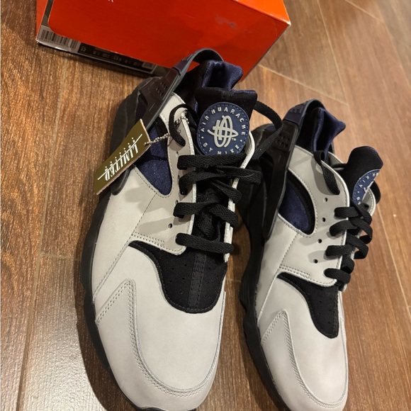 Men’s Nike Air Limited Edition Huarache Size 12 - Picture 7 of 15